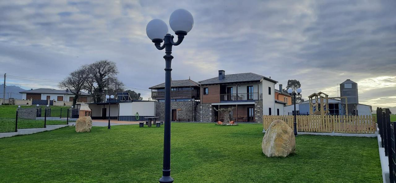El Rato Apartamentos Rurales Navia Eksteriør bilde